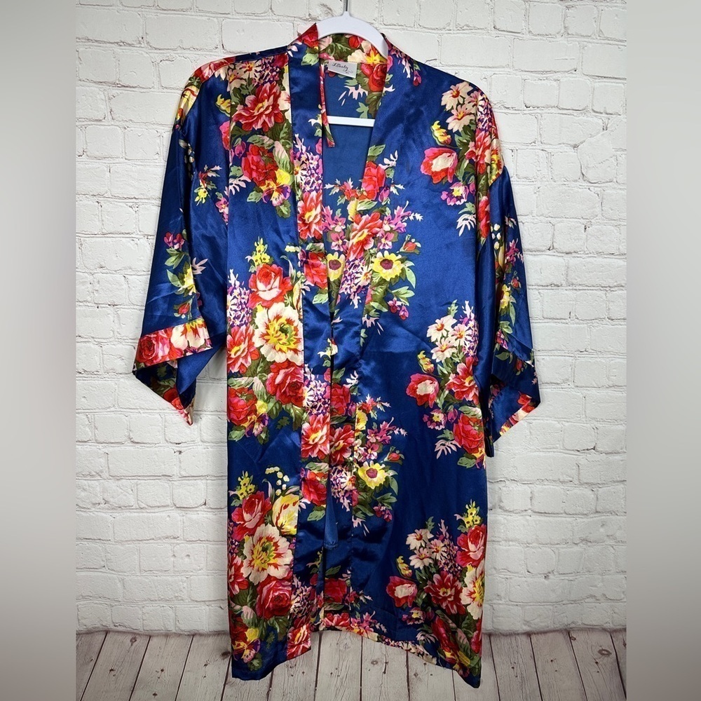 Ms Lovely Floral silky mid length Kimono Robe, sz M/L, EUC